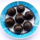 Black Sesame Walnuts Laddu – Bile dulci din Susan negru si Nuci
